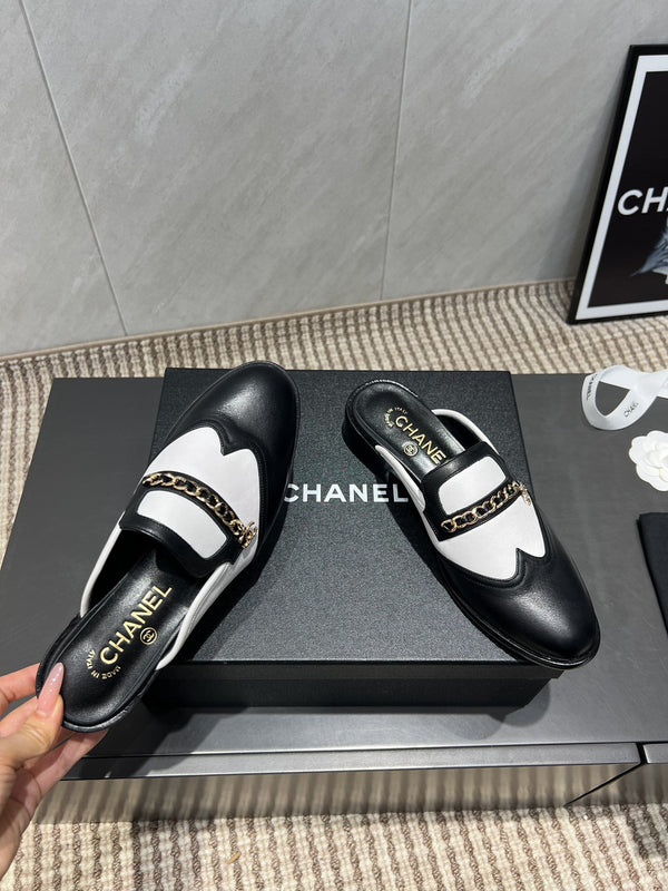 CC 25S Round Toe Chain Loafer Half Slippers in Black and White Cowhide 442536