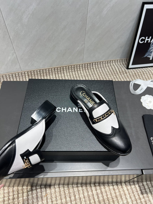 CC 25S Round Toe Chain Loafer Half Slippers in Black and White Cowhide 442536