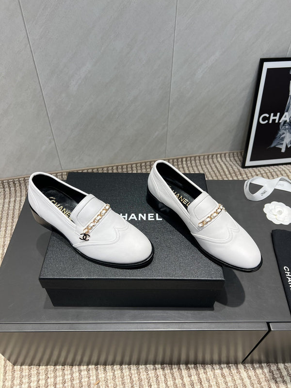 CC 25S Round Toe Chain Loafers in White Cowhide 442532