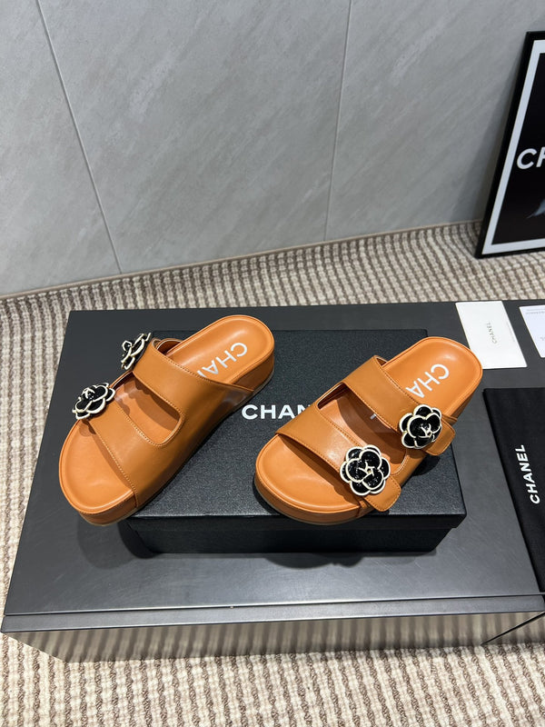 CC 25SS Flower Buckle Platform Beach Slides in Tan Cowhide