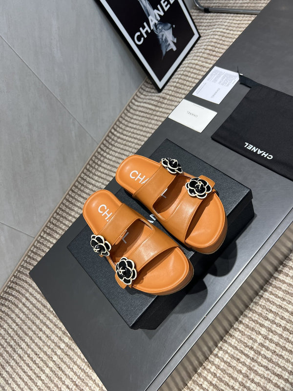 CC 25SS Flower Buckle Platform Beach Slides in Tan Cowhide