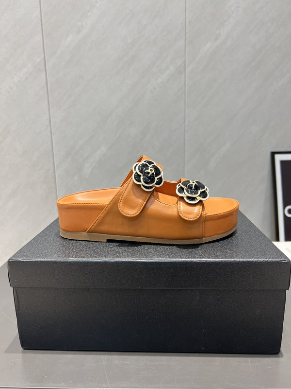CC 25SS Flower Buckle Platform Beach Slides in Tan Cowhide