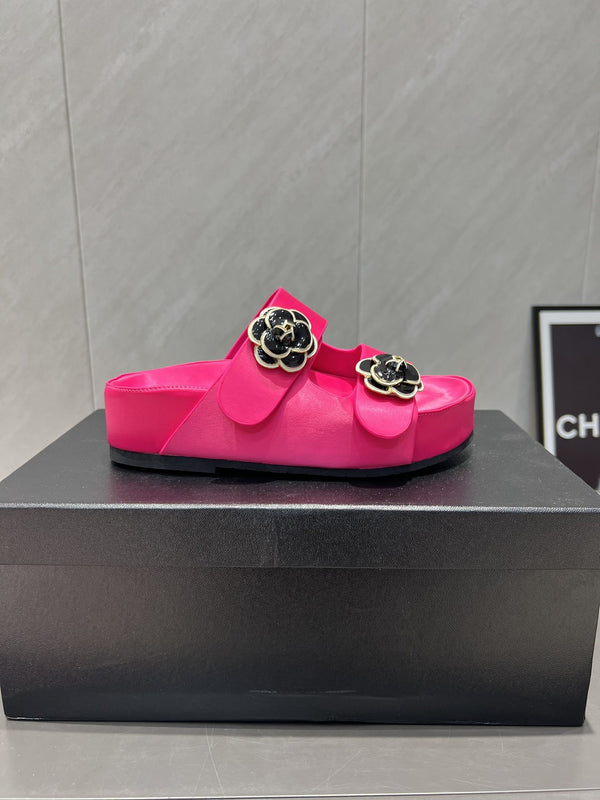 CC 25SS Flower Buckle Platform Beach Slides in Fuchsia Pink High-Mercerized Sardine