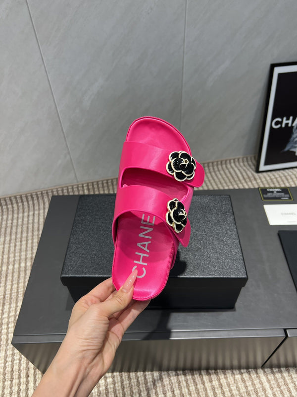 CC 25SS Flower Buckle Platform Beach Slides in Fuchsia Pink High-Mercerized Sardine