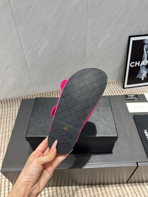 CC 25SS Flower Buckle Platform Beach Slides in Fuchsia Pink High-Mercerized Sardine