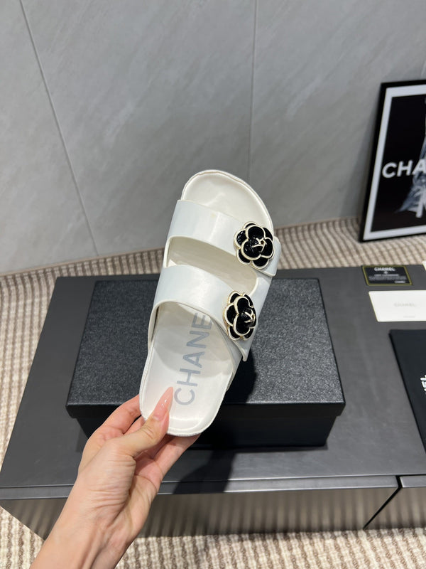 CC 25SS Flower Buckle Platform Beach Slides in White High-Mercerized Sardine