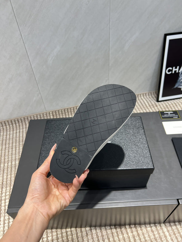 CC 25SS Flower Buckle Platform Beach Slides in White High-Mercerized Sardine