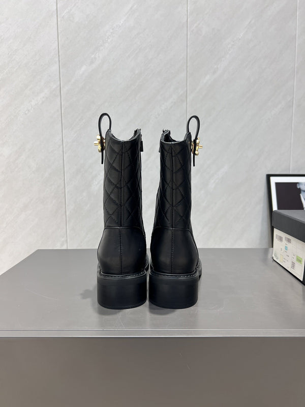 Stivaletti alla caviglia con punta tonda e cerniera CC 25S in pelle di vacchetta nera e traliccio ricamato 442503