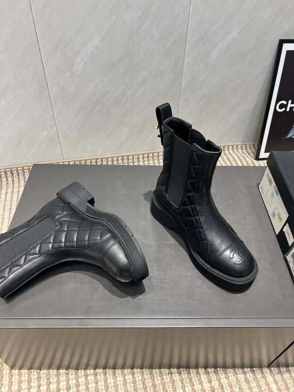 CC 25S Round-Toe Electric Embroidered Thick-Sole Ankle Boots in Black Cowhide and Embroidered Latticework 442495