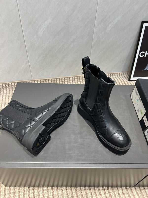 CC 25S Round-Toe Electric Embroidered Thick-Sole Ankle Boots in Black Cowhide and Embroidered Latticework 442495