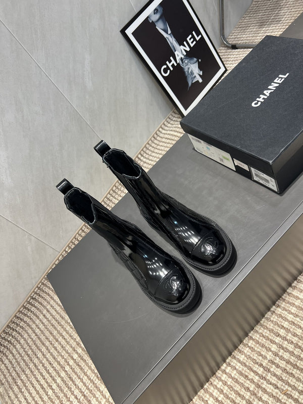 CC 25S Round-Toe Electric Embroidered Thick-Sole Ankle Boots in Black Glossy Cowhide and Embroidered Latticework 442494