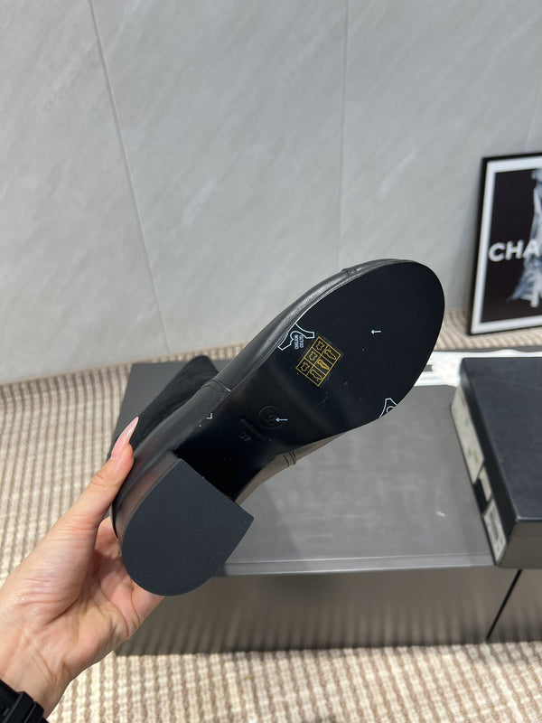 Stivali alti con punta tonda e tacco medio, cerniera, CC 25S in pelle bovina e pelle scamosciata nera 442489