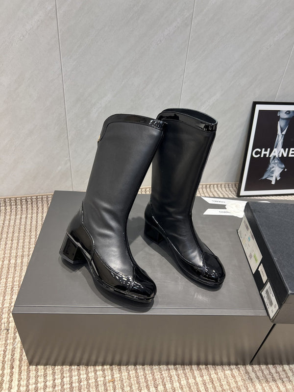 CC 25S Round Toe Mid-Heel Zippered High Boots in Black Cowhide 442487