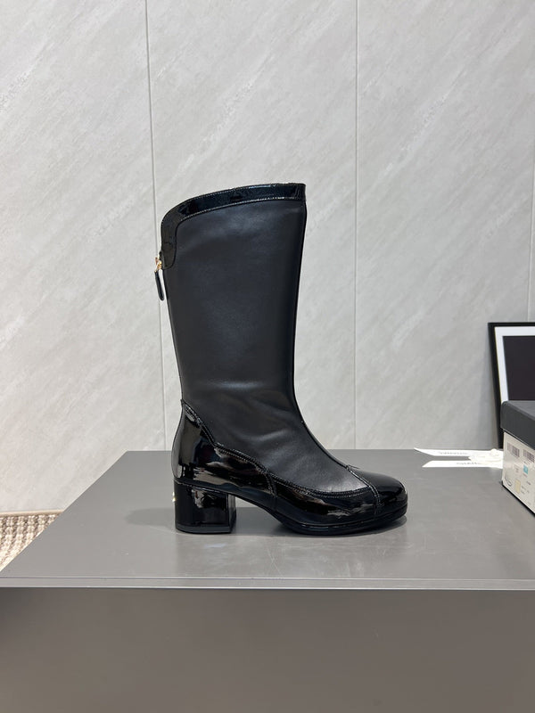 CC 25S Round Toe Mid-Heel Zippered High Boots in Black Cowhide 442487