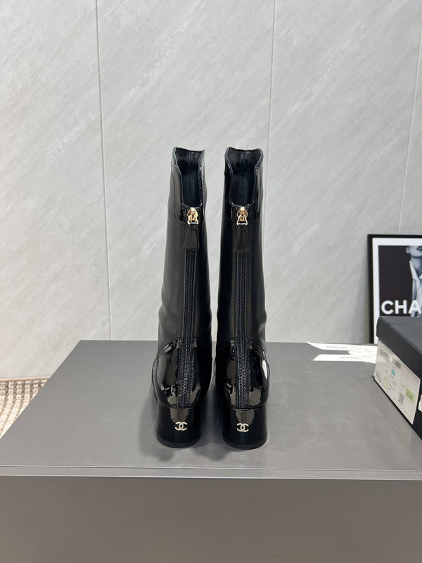 CC 25S Round Toe Mid-Heel Zippered High Boots in Black Cowhide 442487