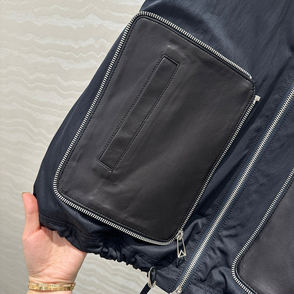 Giacca BV Silhouette in pelle di agnello con tasche in nylon riciclato nero