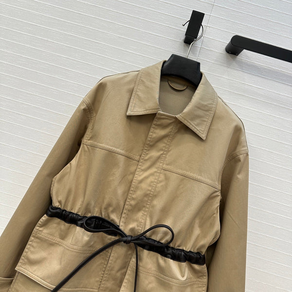 Giacca da camicia BV con cintura in pelle in cotone marrone