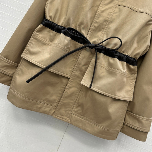 Giacca da camicia BV con cintura in pelle in cotone marrone