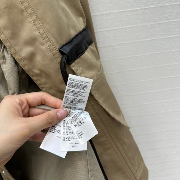 Giacca da camicia BV con cintura in pelle in cotone marrone