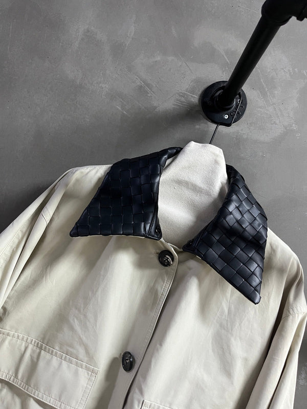 Giacca BV 25S con collo in pelle di pecora in tessuto a trama alta bianco