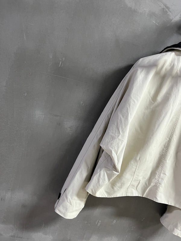 Giacca BV 25S con collo in pelle di pecora in tessuto a trama alta bianco