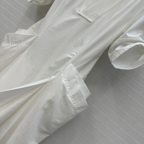 Abito BV con scollo a V e maniche arrotolate in tencel bianco