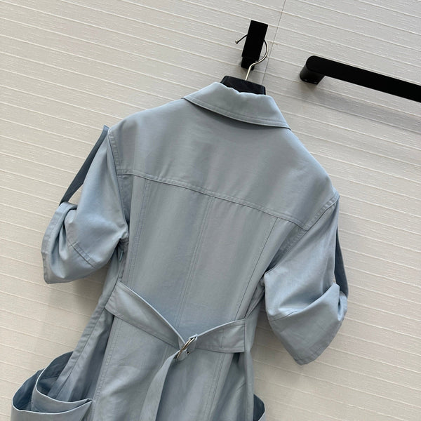 Abito BV con scollo a V e maniche arrotolate in tencel azzurro