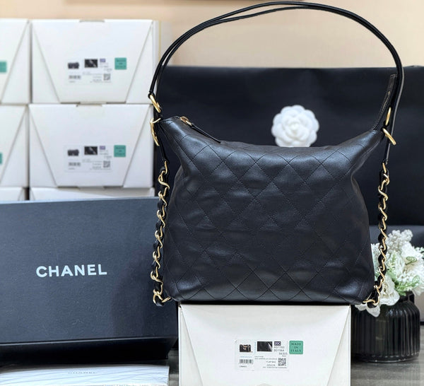 CC 25S Hobo Dual-Use Bag in Black Cowhide