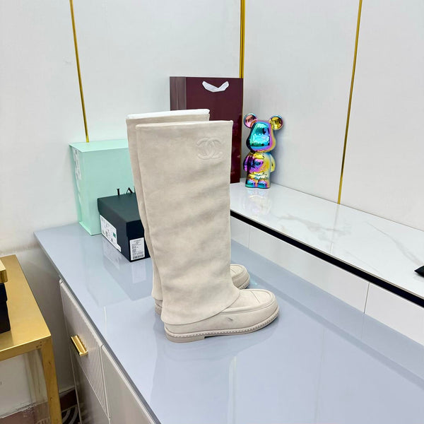CC 25 High Knee Boots Off White Suede 369899