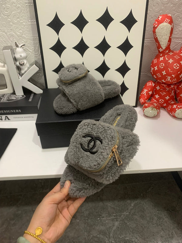 CC 25s Logo Slippers Gray Shearling 455073