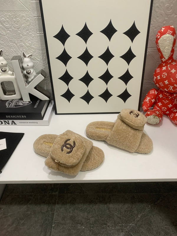 CC 25s Logo Slippers Brown Shearling 455076