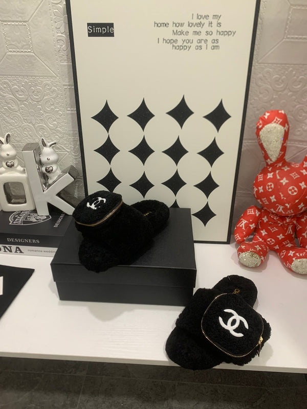 CC 25s Logo Slippers Black Shearling 455081