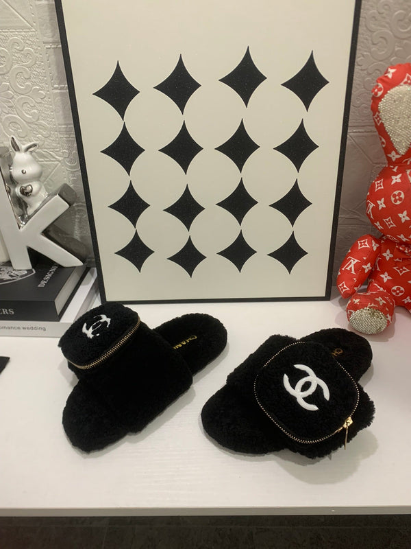 CC 25s Logo Slippers Black Shearling 455081