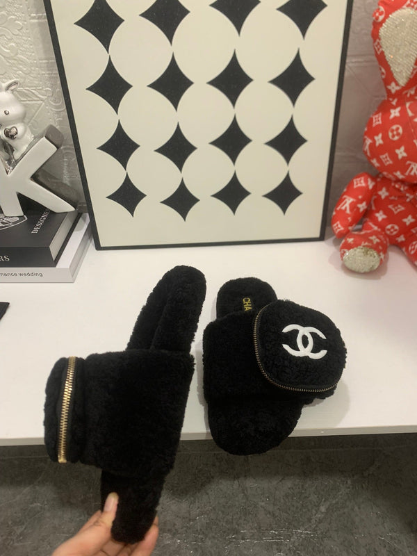 CC 25s Logo Slippers Black Shearling 455081