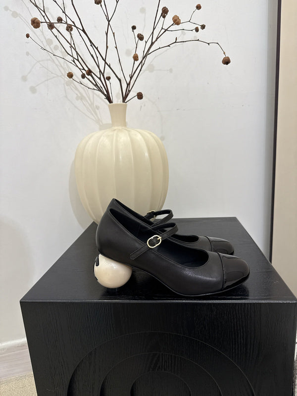 CC 25A Double C Giant Pearl Heel Mary Janes Black Cowhide 127024