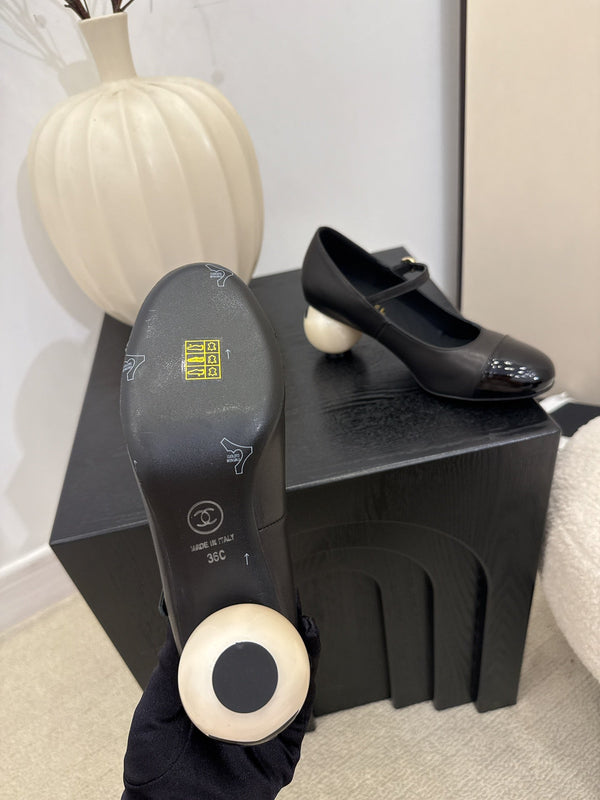 CC 25A Double C Giant Pearl Heel Mary Janes Black Cowhide 127024