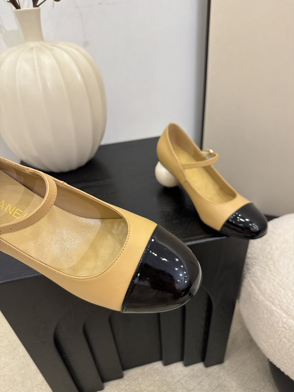 CC 25A Double C Giant Pearl Heel Mary Janes Beige Cowhide 127022