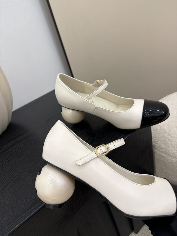 CC 25A Double C Giant Pearl Heel Mary Janes White Cowhide 127018