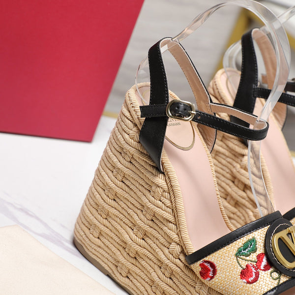 VL Flatform Sandal 15mm In Black Cherry Embroidery Cowhide 456393