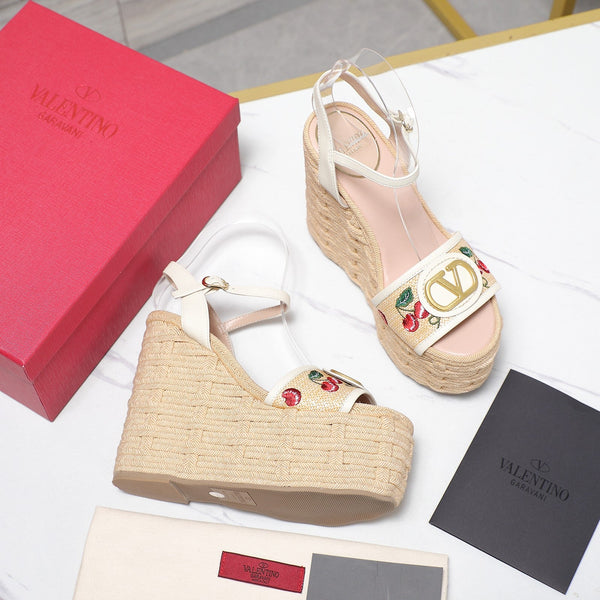 VL Flatform Sandal 15mm In White Cherry Embroidery Cowhide 456391