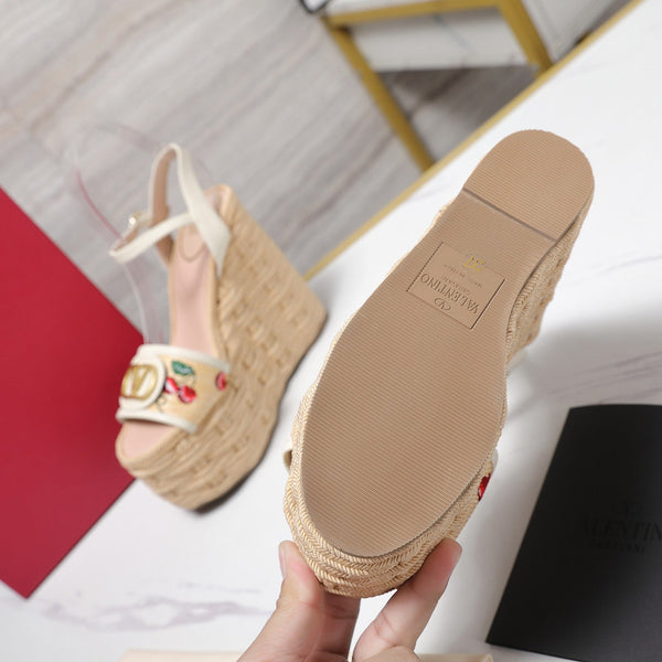 VL Flatform Sandal 15mm In White Cherry Embroidery Cowhide 456391