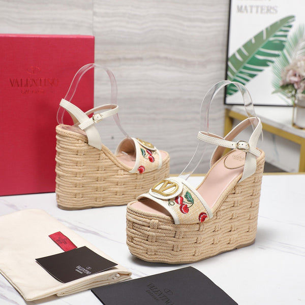 VL Flatform Sandal 15mm In White Cherry Embroidery Cowhide 456391