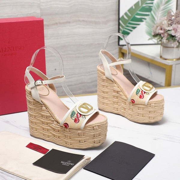 VL Flatform Sandal 15mm In White Cherry Embroidery Cowhide 456391