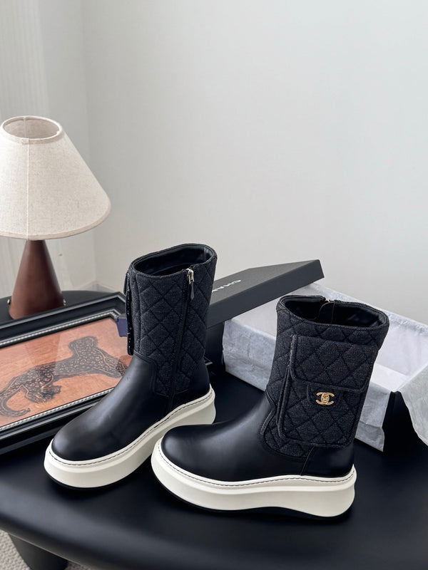 CC 25K Backpack Bucklet Boots Black Sheepskin 458711