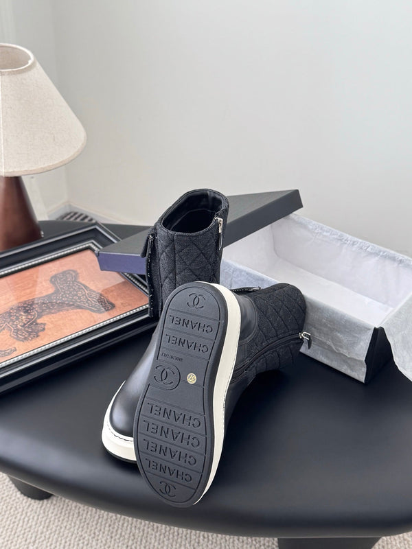 CC 25K Backpack Bucklet Boots Black Sheepskin 458711