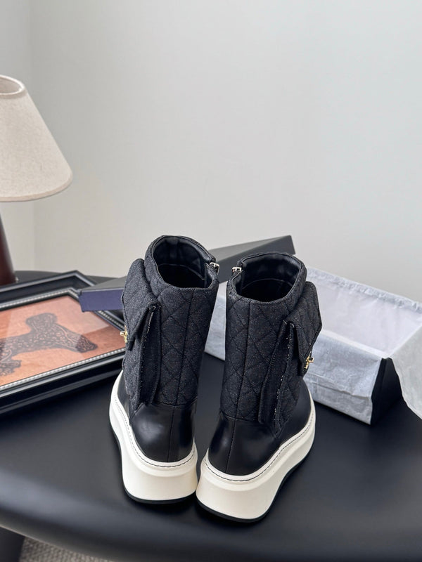 CC 25K Backpack Bucklet Boots Black Sheepskin 458711