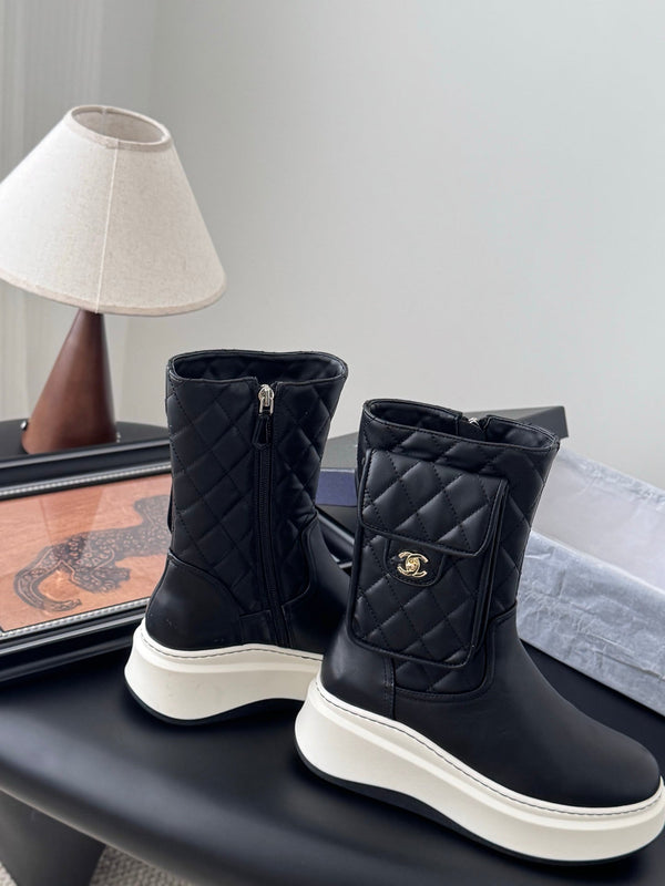 CC 25K Backpack Bucklet Boots Black Sheepskin 458710