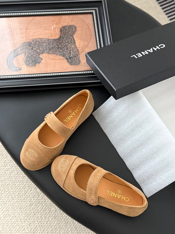 CC 25K Mary Jane Flats Tan Suede 458762