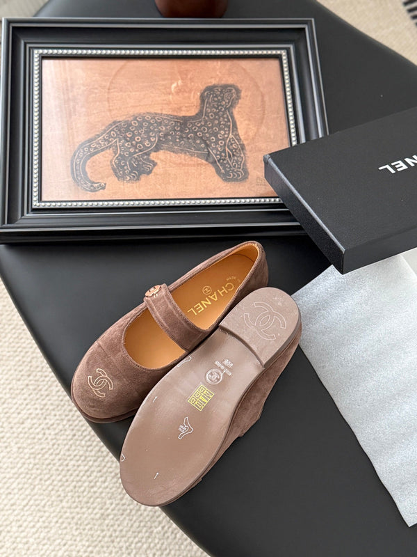 CC 25K Mary Jane Flats Brown Suede 458761