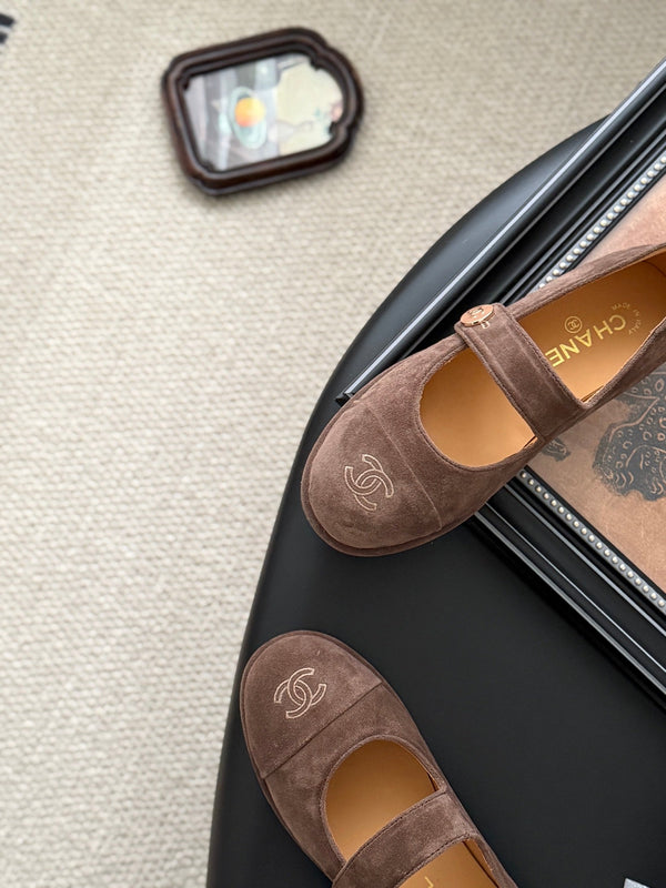 CC 25K Mary Jane Flats Brown Suede 458761